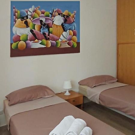 Nicholas Home 2 Бари Екстериор снимка